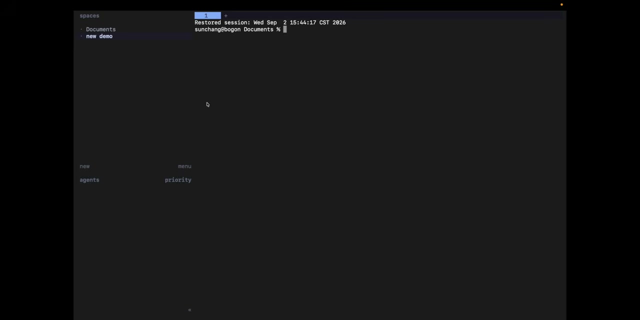 Herdr 默认界面：左侧 spaces 列表 + 右侧 Pane 操作区，底部浮着 menu / agents / priority 三个入口
