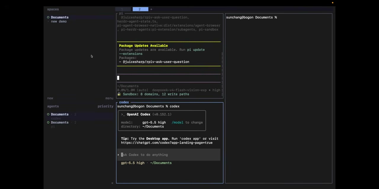 同一 Tab 内 Pi 与 Codex 分屏运行，Pane 边框自动标注当前 Agent 名